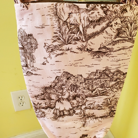 Handmade Pink Scenic Crossbody with Woman and a Basket/Tree - Picture 2 of 6